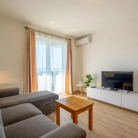 Myflat Club 218 Gold Ii Wellness Apartment